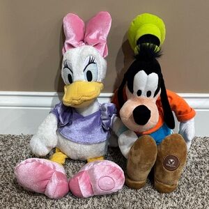 Disney Store Plush Toy Pair - Goofy and Daisy